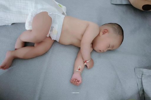 萍乡三个月宝宝抬头不稳